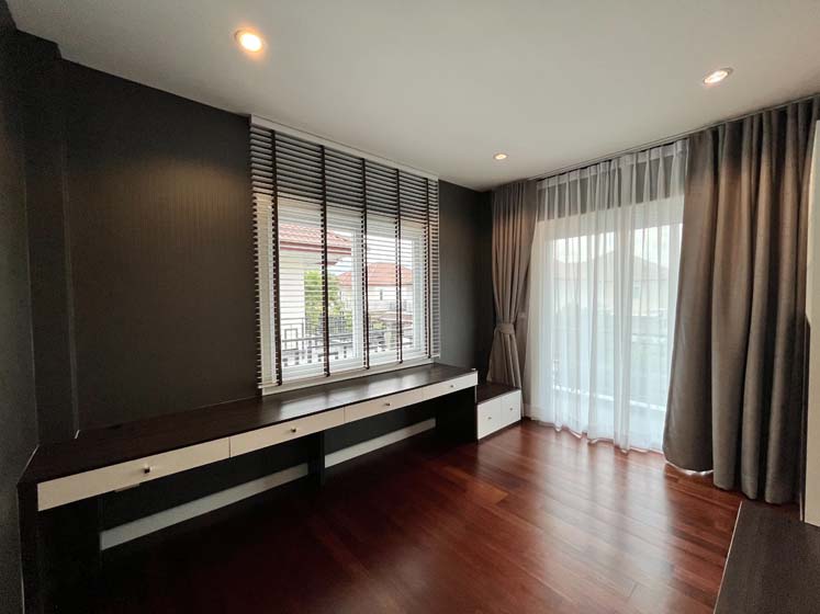 House with Shared Pool in Sukhumvit 